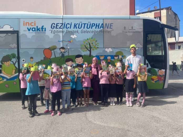 Anadolu Isuzu Gezici Kütüphane
