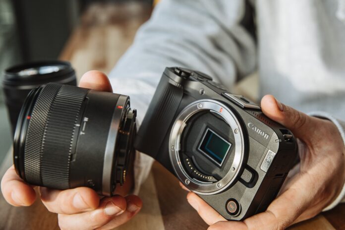 Canon-EOS-R50-V Canon EOS R50 V