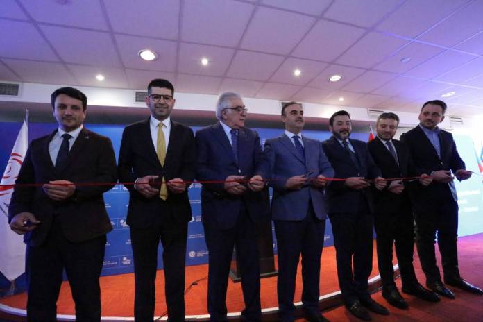 Uluslararası kuluçka merkezi açıldı Uluslararası kuluçka merkezi açılışı kurdele kesimi