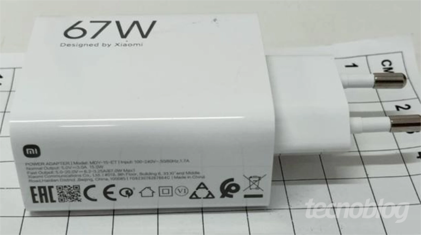 Xiaomi 17T'nin 67W şarj adaptörü