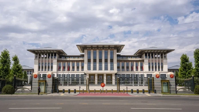 cumhurbaskani-basdanismani-aciklama Cumhurbaşkanı Başdanışmanı 30 avro açıklaması