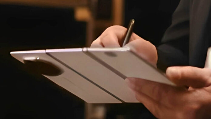 Huawei Mate XT2 geliyor