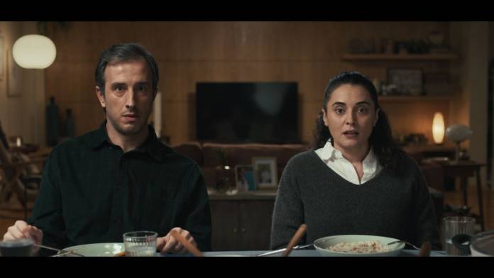 kuvvetli bir alkış resmi fragmanı yayınlandı 2 kuvvetli bir alkış resmi fragmanı yayınlandı