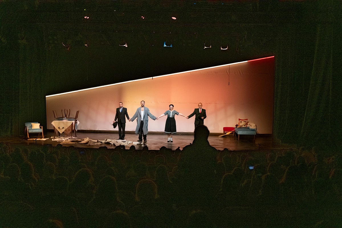 müfettişler tiyatro oyunu 2