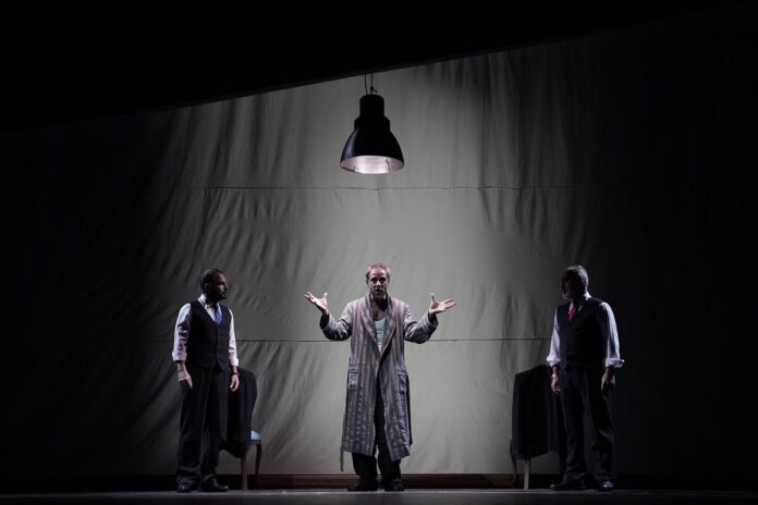 müfettişler tiyatro oyunu