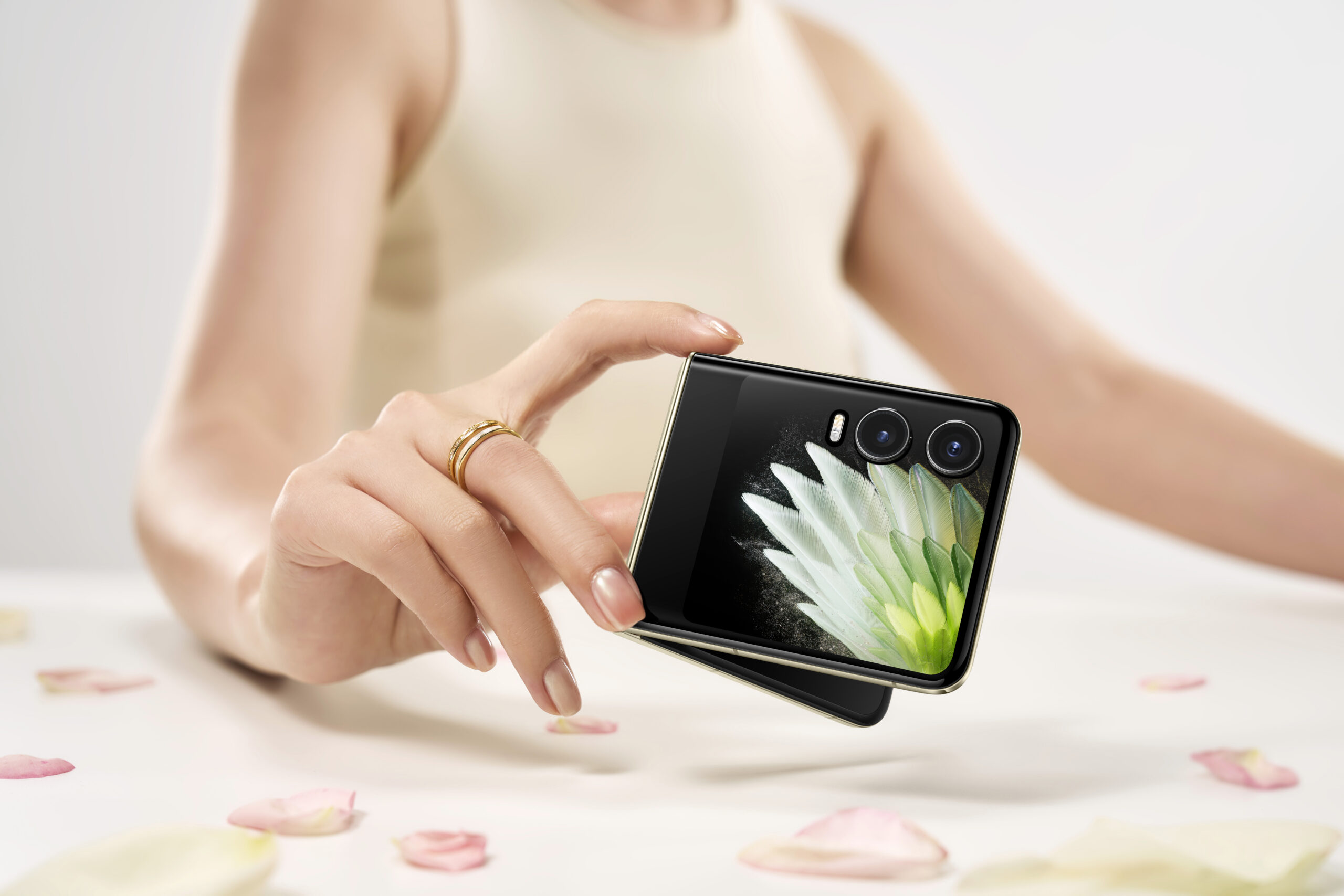 tecno-phantom-fli2-5G-Turkiye-de-satista-2 TECNO Phantom Flip2 5G Türkiye