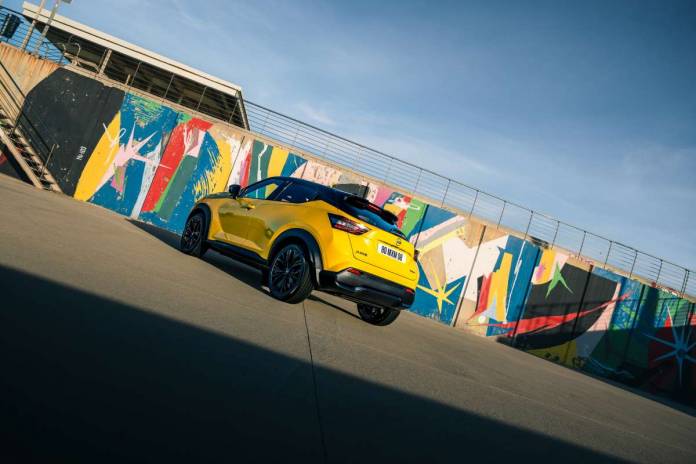 yenilenen nissaj juke Nissan Juke Yenilendi! Yeni sarı rengi